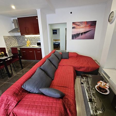 Modern Apartment Nikola In A Quiet Area Kaštel Stari Екстериор снимка