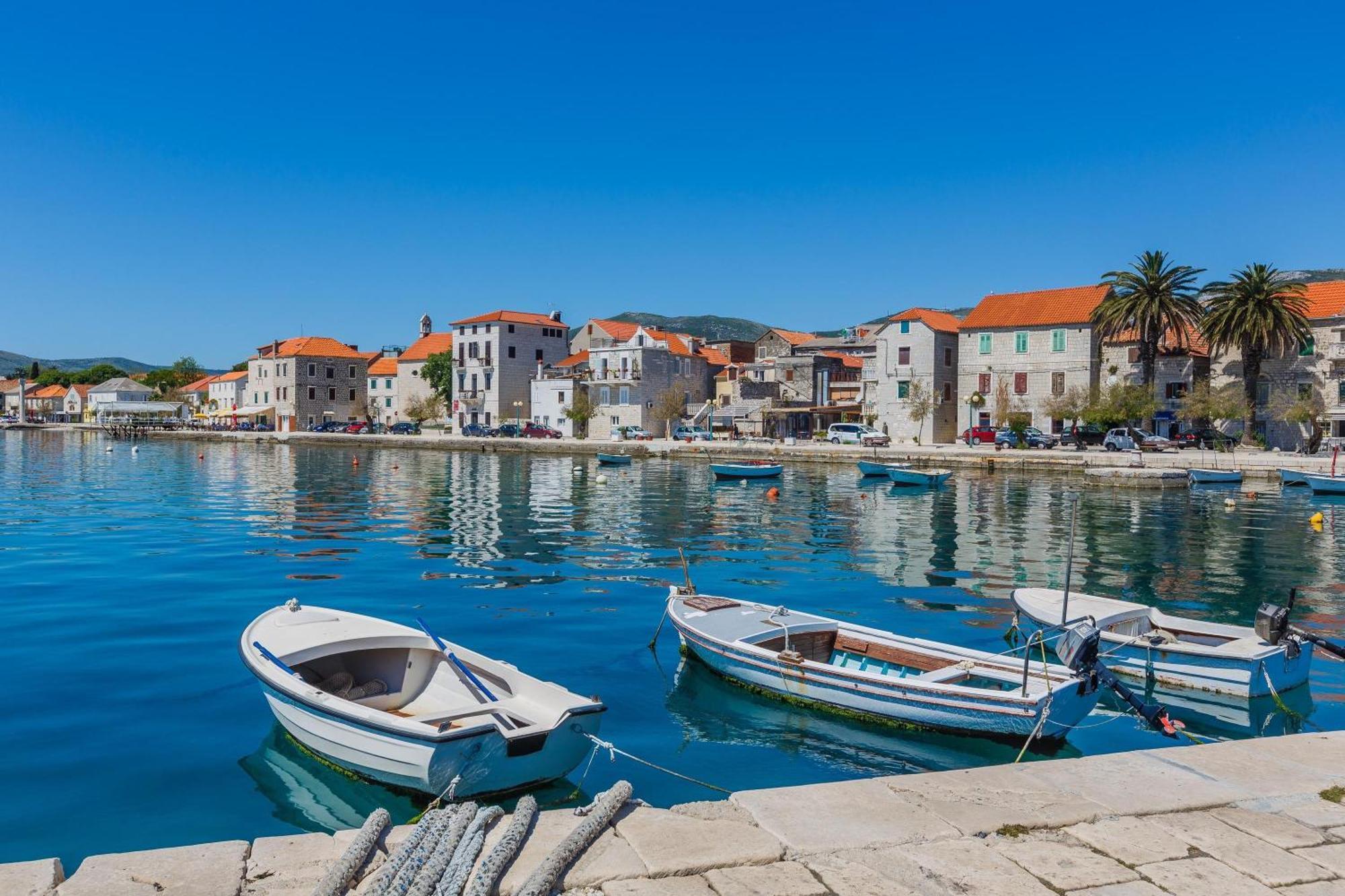 Modern Apartment Nikola In A Quiet Area Kaštel Stari Екстериор снимка