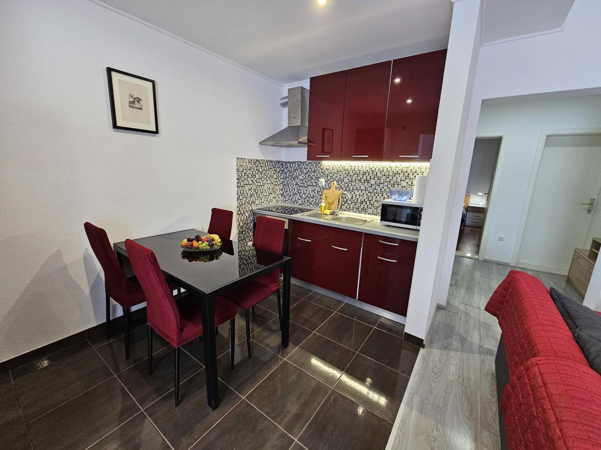 Modern Apartment Nikola In A Quiet Area Kaštel Stari Екстериор снимка