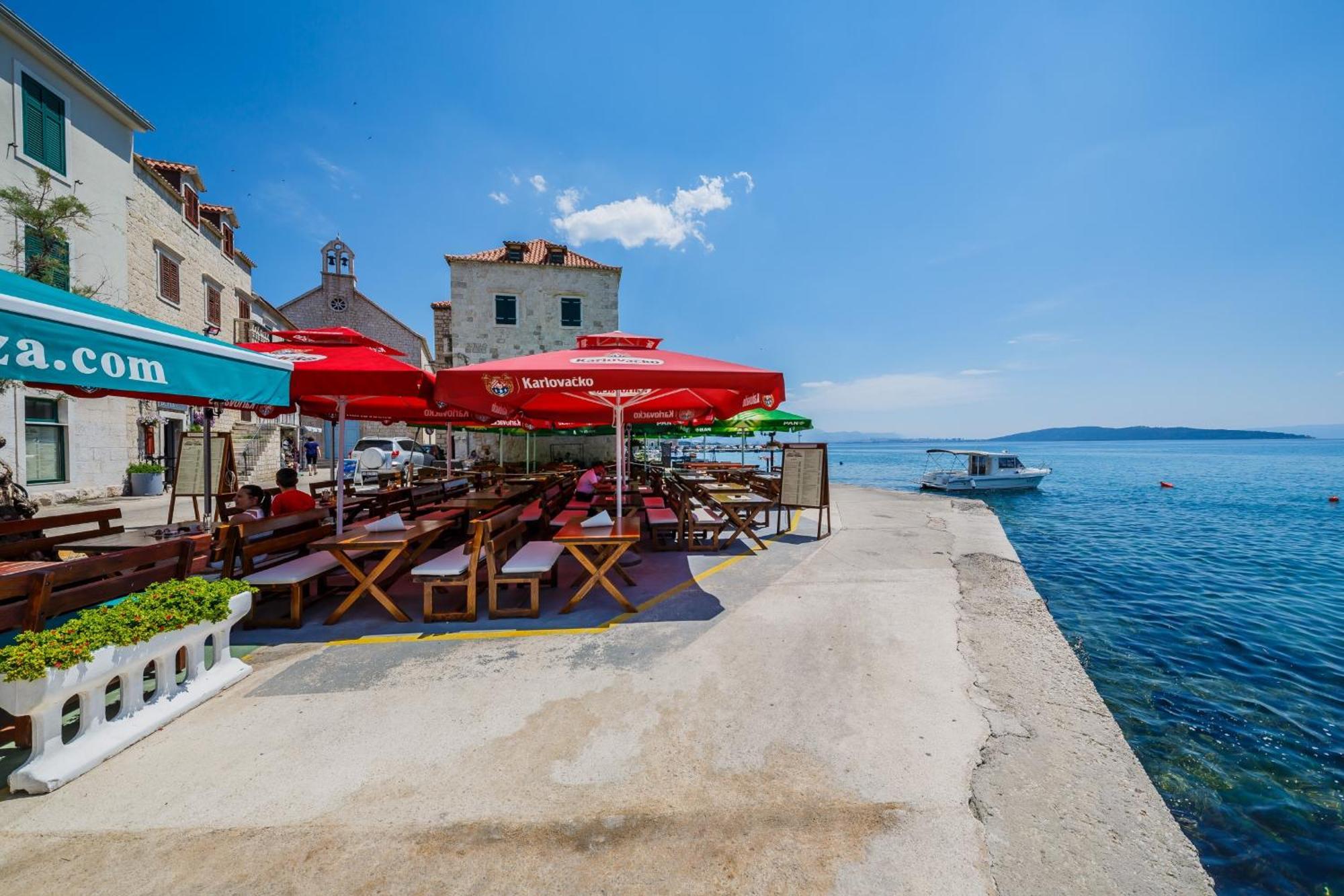 Modern Apartment Nikola In A Quiet Area Kaštel Stari Екстериор снимка