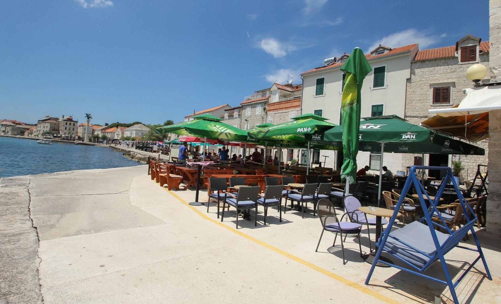 Modern Apartment Nikola In A Quiet Area Kaštel Stari Екстериор снимка