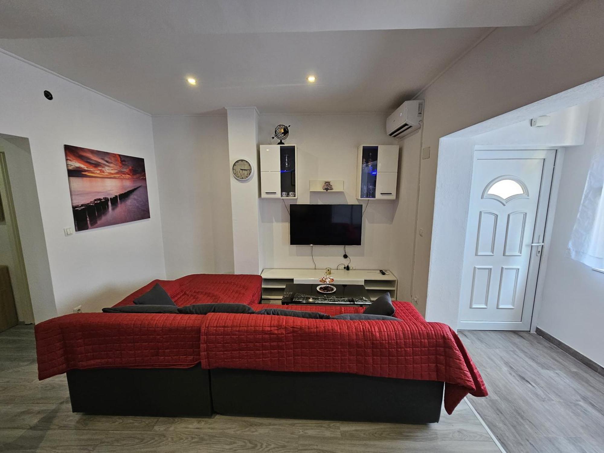 Modern Apartment Nikola In A Quiet Area Kaštel Stari Екстериор снимка