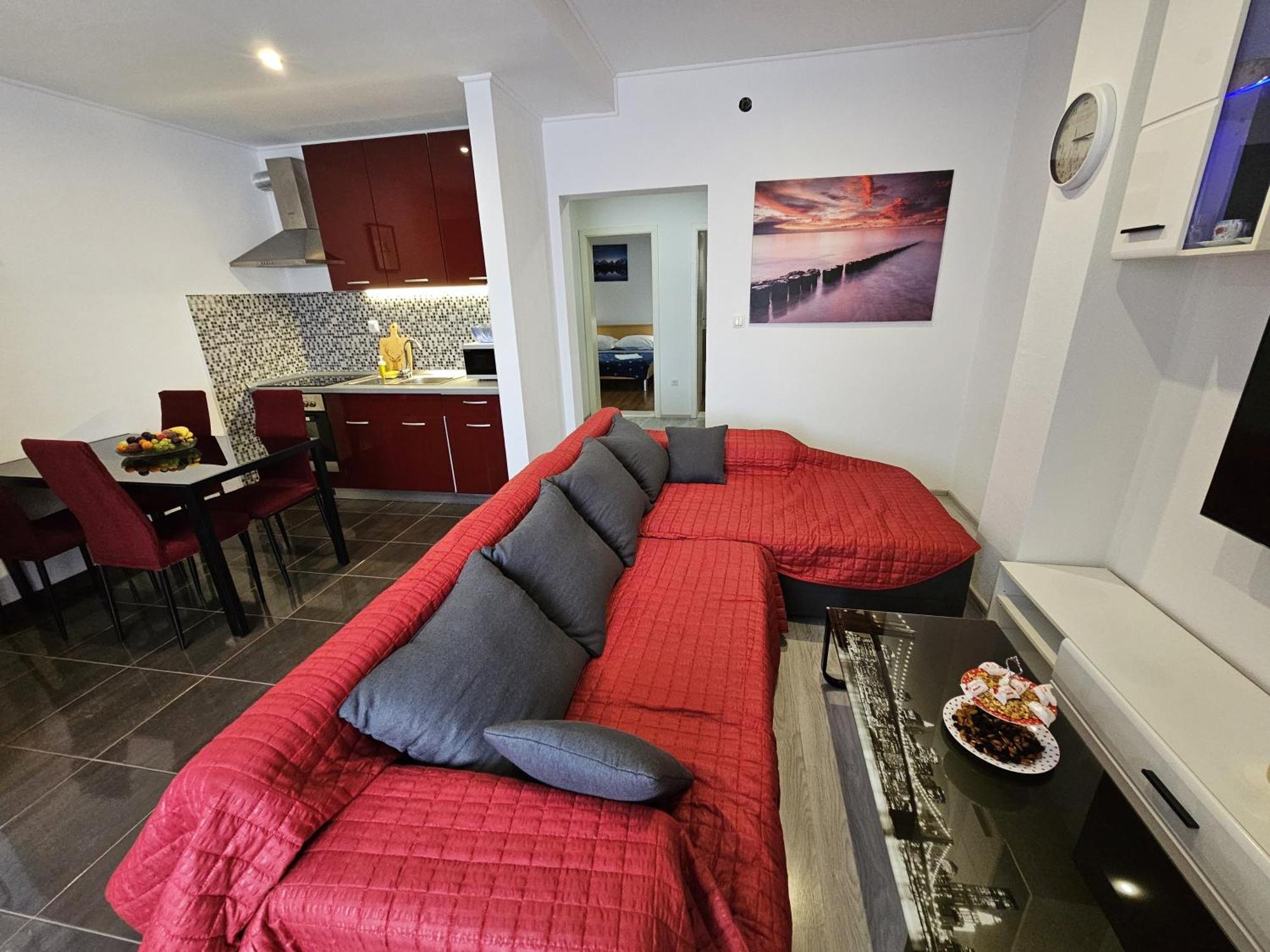 Modern Apartment Nikola In A Quiet Area Kaštel Stari Екстериор снимка
